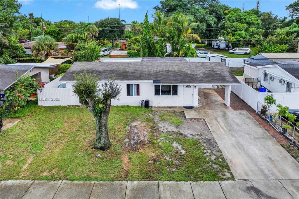 4390 SW 24th St, Fort Lauderdale, FL 33317