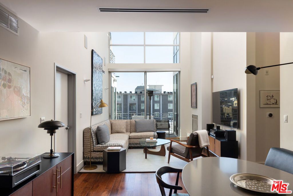 6735 Yucca Street 508, Los Angeles, CA 90028