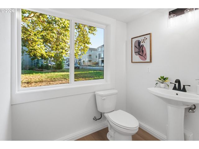 2530 26TH Ave, Forest Grove, OR 97116