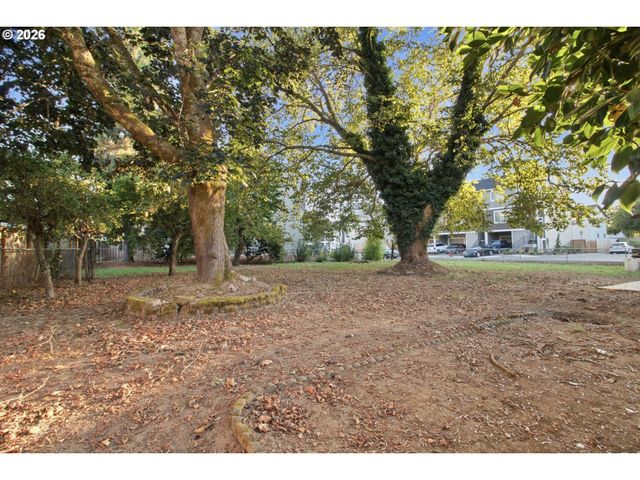 2530 26TH Ave, Forest Grove, OR 97116