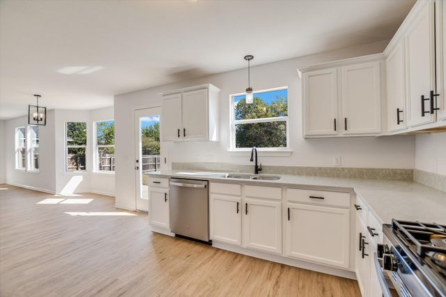 708 Camino Real DR, Leander, TX 78641