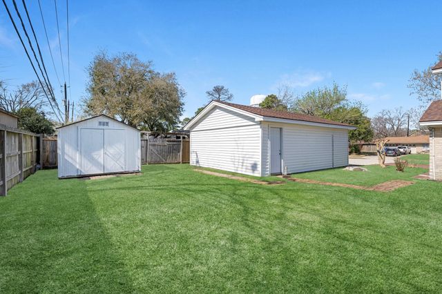 5105 Interlachen Street, Baytown, TX 77521