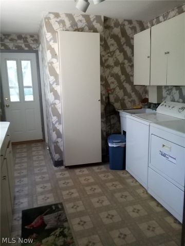 421 Harris Road, Richmond Heights, OH 44143