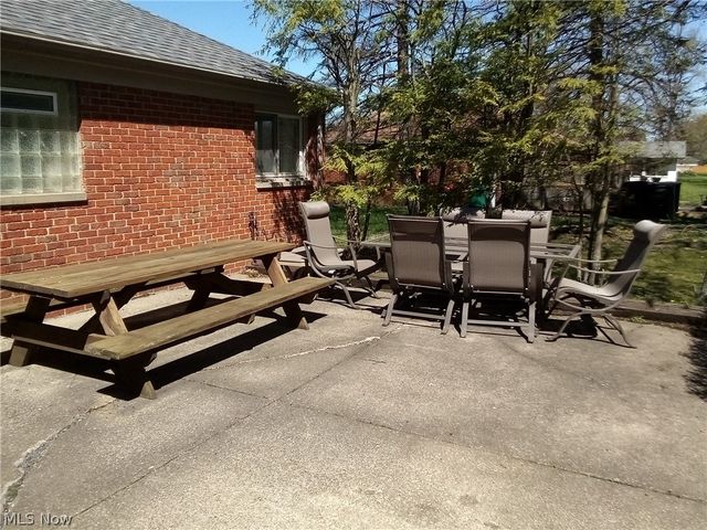 421 Harris Road, Richmond Heights, OH 44143