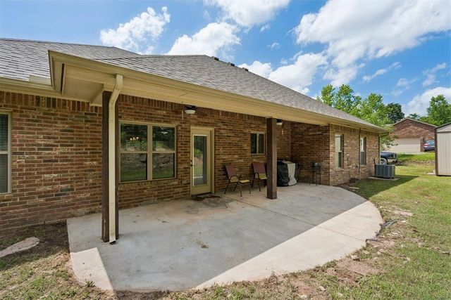 17252 Meadow Lake Circle, Newalla, OK 74857