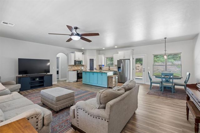 17252 Meadow Lake Circle, Newalla, OK 74857