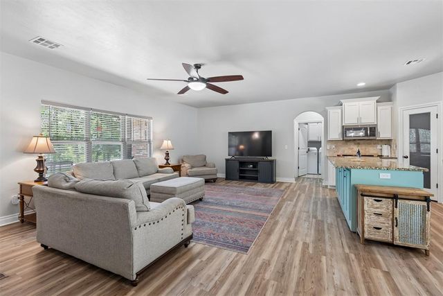 17252 Meadow Lake Circle, Newalla, OK 74857