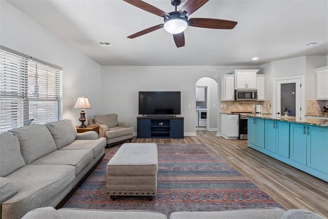 17252 Meadow Lake Circle, Newalla, OK 74857