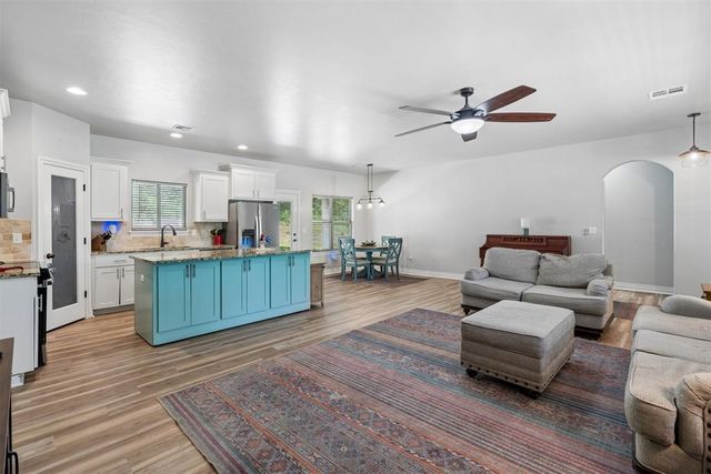 17252 Meadow Lake Circle, Newalla, OK 74857