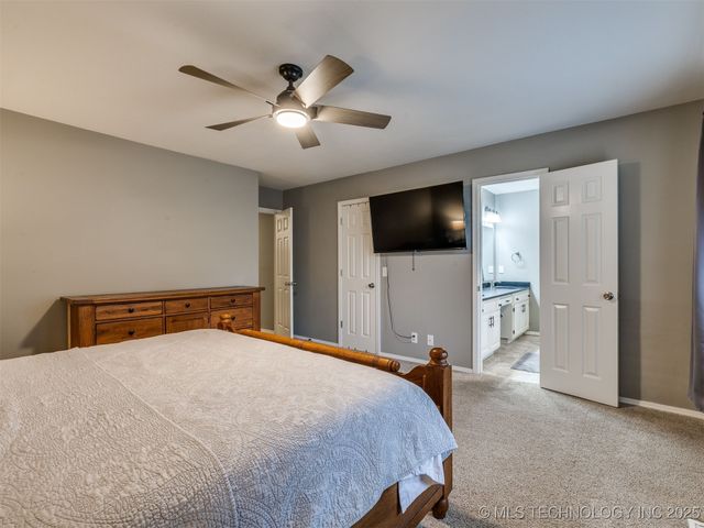 8621 S Fawnwood Court, Broken Arrow, OK 74011