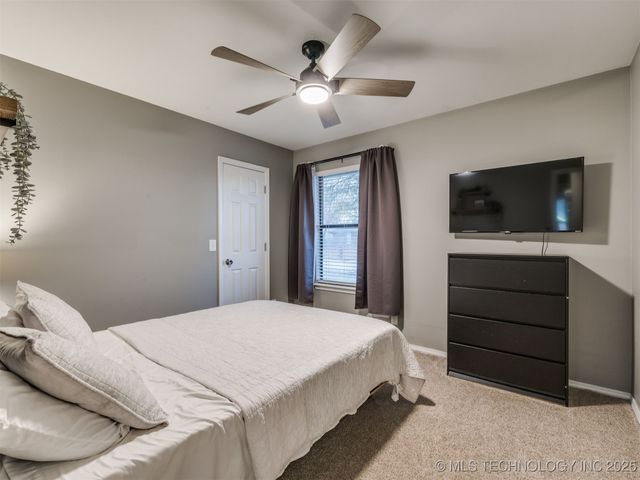 8621 S Fawnwood Court, Broken Arrow, OK 74011