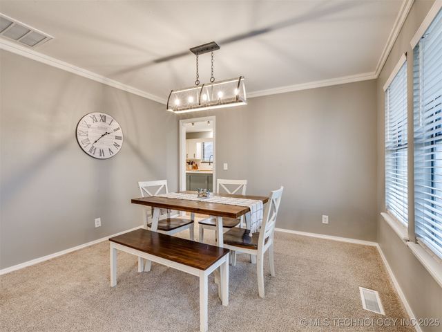 8621 S Fawnwood Court, Broken Arrow, OK 74011