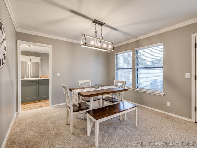 8621 S Fawnwood Court, Broken Arrow, OK 74011