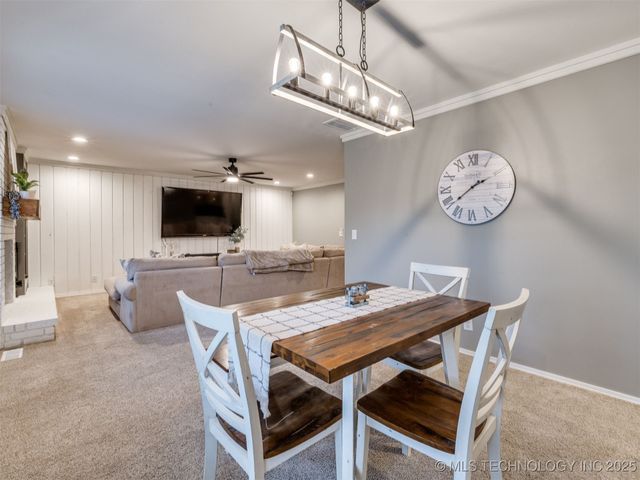 8621 S Fawnwood Court, Broken Arrow, OK 74011