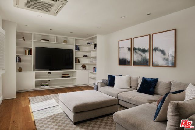 4753 Ambrose Avenue, Los Angeles, CA 90027