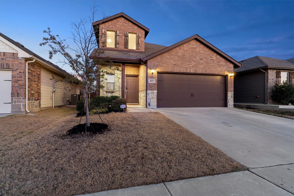 1025 Mason Street, Aubrey, TX 76227