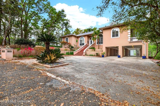 10418 Malahini Place, Diamondhead, MS 39525