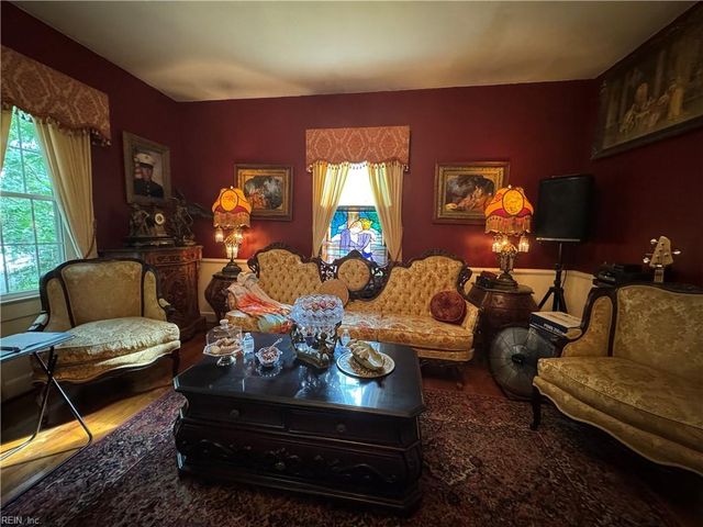 40 Franklin RD, Newport News, VA 23601
