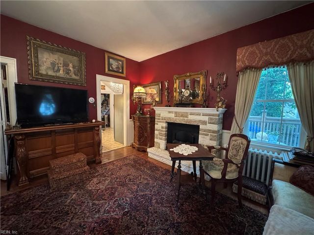 40 Franklin RD, Newport News, VA 23601