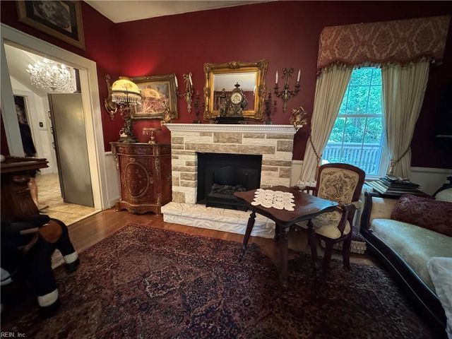 40 Franklin RD, Newport News, VA 23601