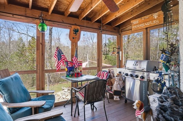 64 Winthrop St, Rehoboth, MA 02769