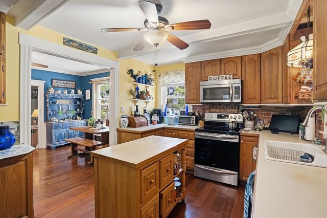 64 Winthrop St, Rehoboth, MA 02769