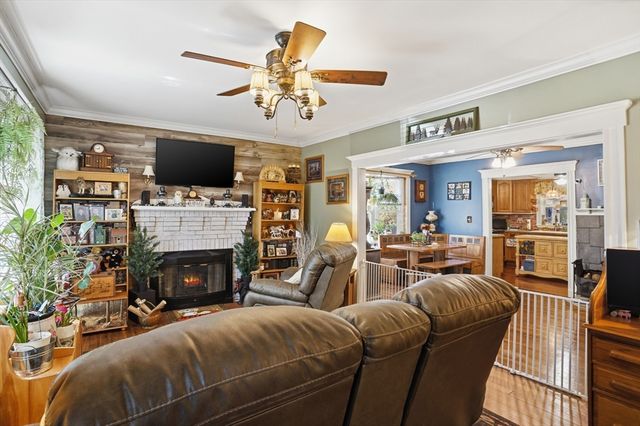 64 Winthrop St, Rehoboth, MA 02769