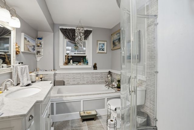 64 Winthrop St, Rehoboth, MA 02769
