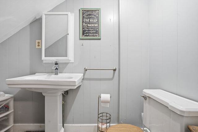 64 Winthrop St, Rehoboth, MA 02769
