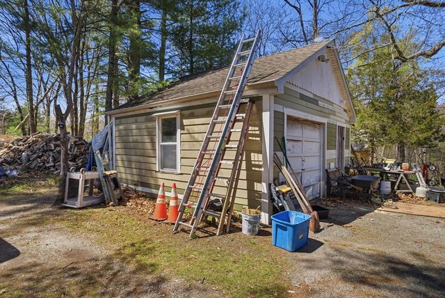64 Winthrop St, Rehoboth, MA 02769