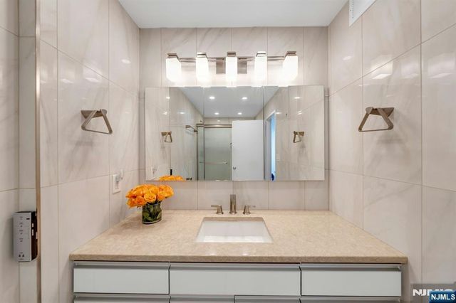 1600 Parker Avenue 29C, Fort Lee, NJ 07024