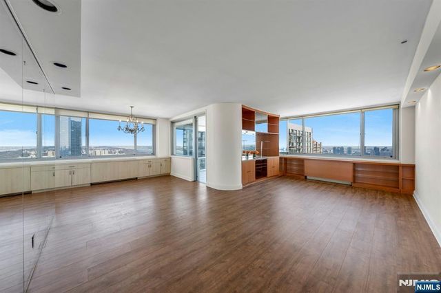 1600 Parker Avenue 29C, Fort Lee, NJ 07024