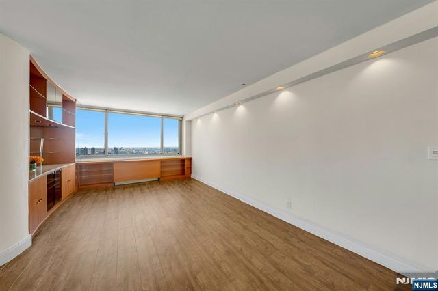 1600 Parker Avenue 29C, Fort Lee, NJ 07024