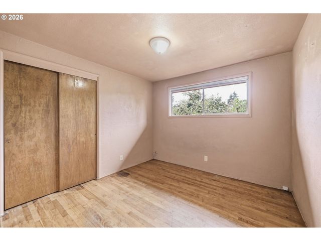 885 ASPEN St, Springfield, OR 97477