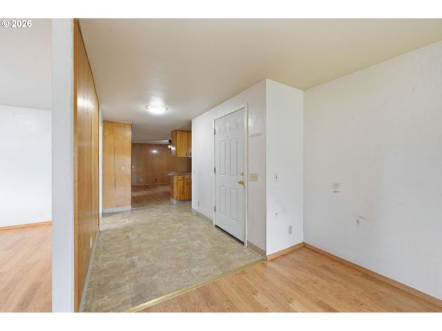 885 ASPEN St, Springfield, OR 97477