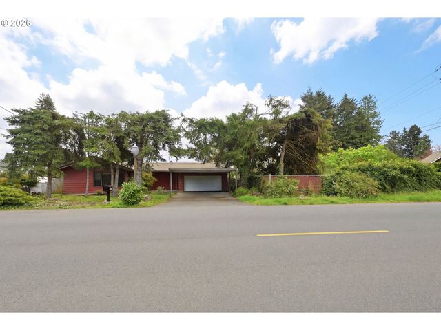 885 ASPEN St, Springfield, OR 97477