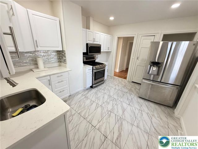 314 North Garfield Avenue, Lackawanna, PA 18504