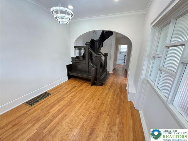 314 North Garfield Avenue, Lackawanna, PA 18504