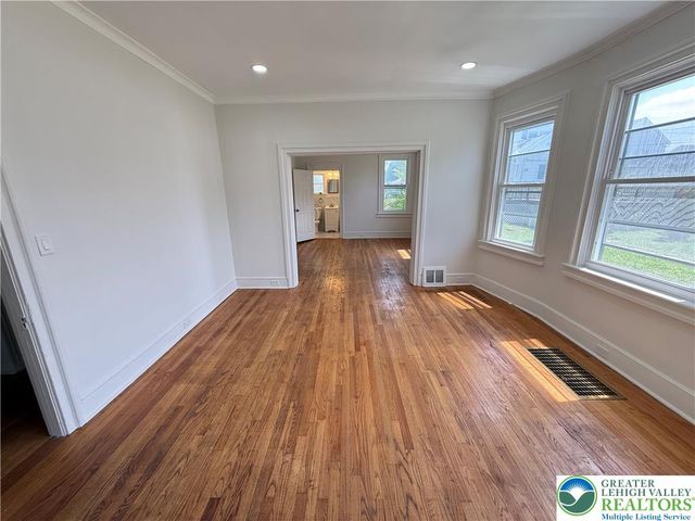 314 North Garfield Avenue, Lackawanna, PA 18504