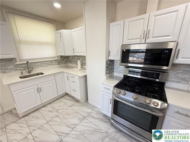 314 North Garfield Avenue, Lackawanna, PA 18504