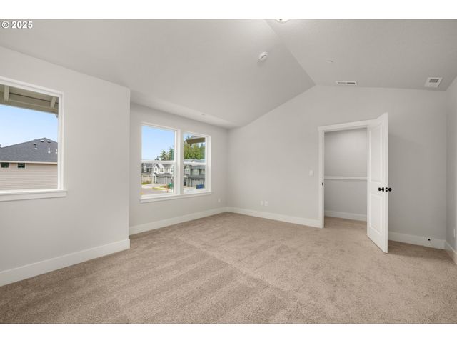 4655 Se Steelhead Ct, Hillsboro, OR 97123