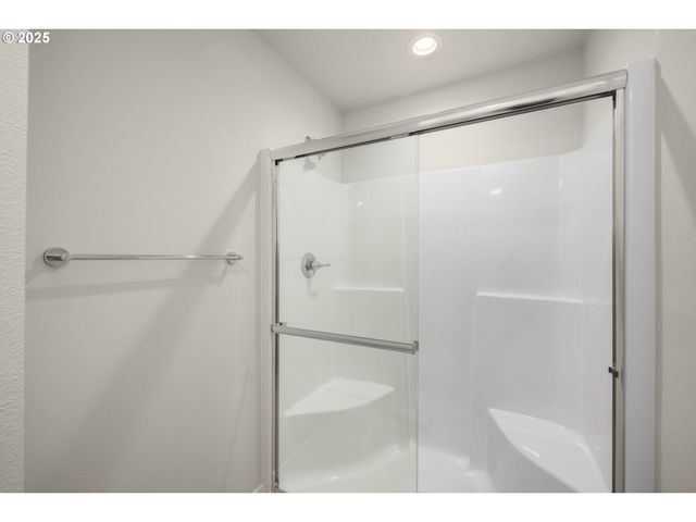 4655 Se Steelhead Ct, Hillsboro, OR 97123