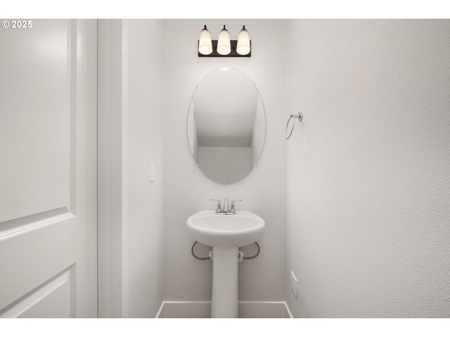 4655 Se Steelhead Ct, Hillsboro, OR 97123