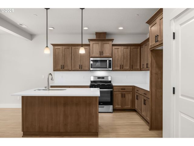 4655 Se Steelhead Ct, Hillsboro, OR 97123