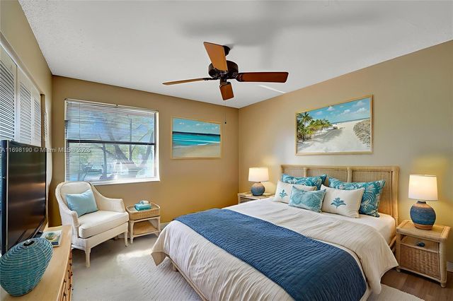 1104 N Hiatus Rd 1104, Pembroke Pines, FL 33026