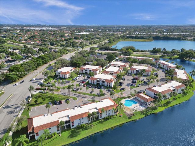 1104 N Hiatus Rd 1104, Pembroke Pines, FL 33026