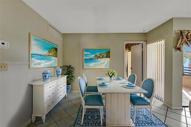 1104 N Hiatus Rd 1104, Pembroke Pines, FL 33026