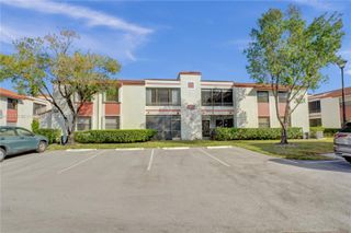 1104 N Hiatus Rd 1104, Pembroke Pines, FL 33026