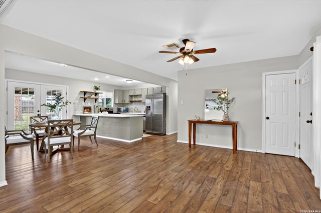1112 MAIA ST, Pleasanton, TX 78064
