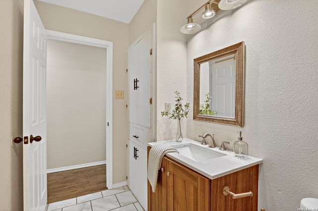 1112 MAIA ST, Pleasanton, TX 78064